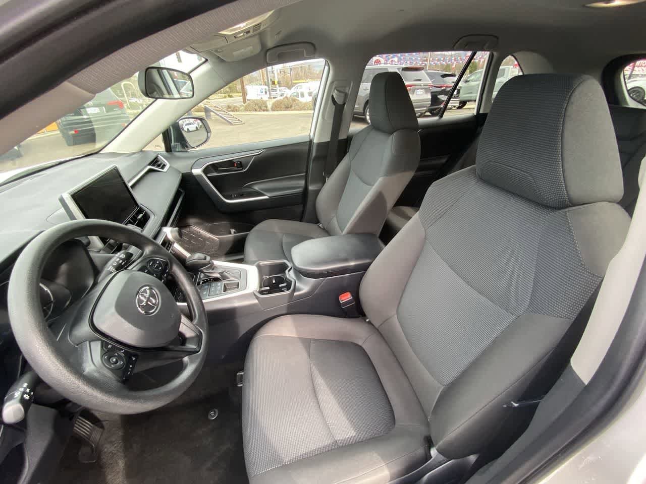 Thumbnail: 2025 Toyota RAV4 - 11