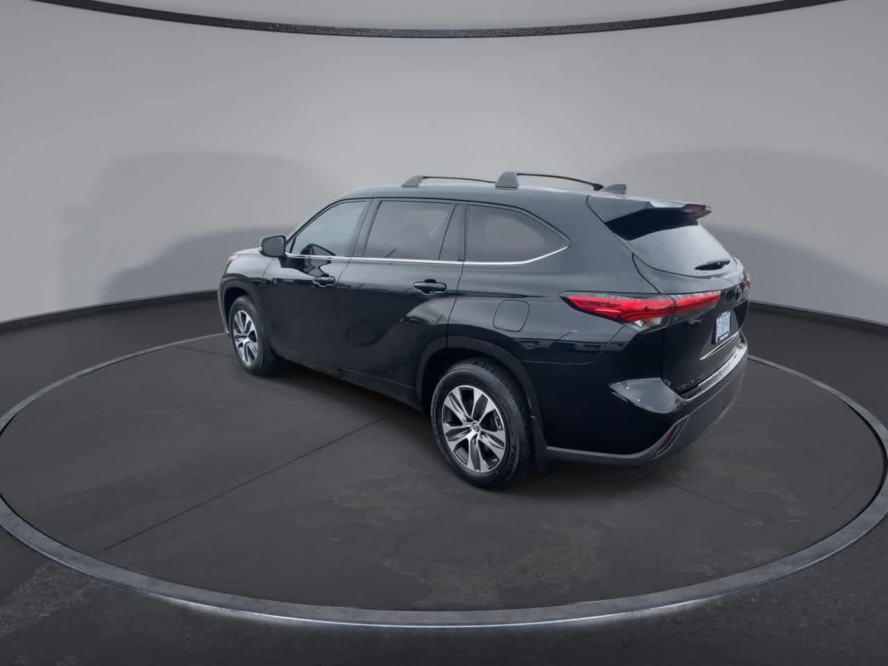 Thumbnail: 2022 Toyota Highlander - 6