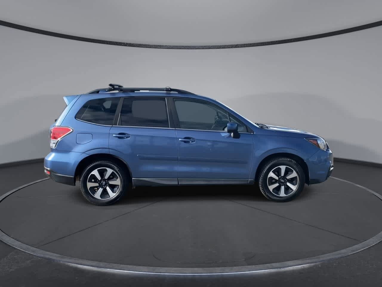 Thumbnail: 2017 Subaru Forester - 9