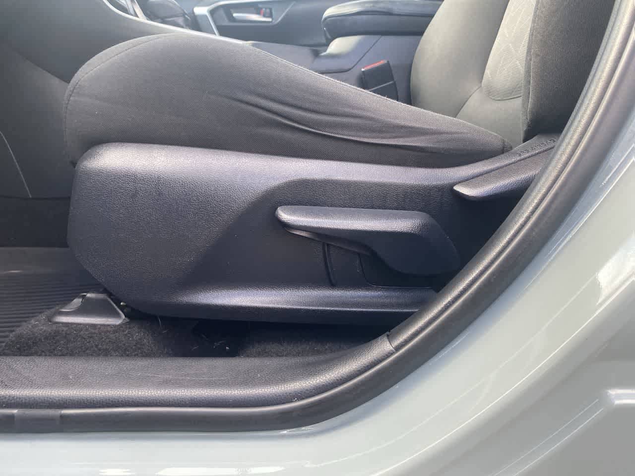 Thumbnail: 2019 Toyota RAV4 - 12