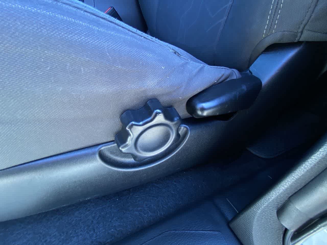 Thumbnail: 2016 Toyota Tacoma - 12