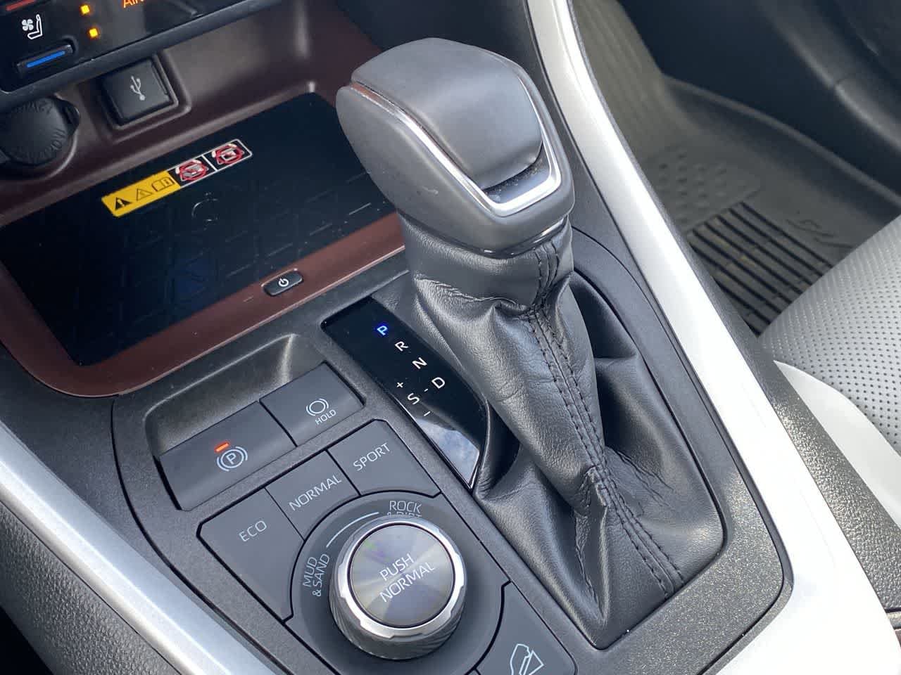 Thumbnail: 2022 Toyota RAV4 - 19