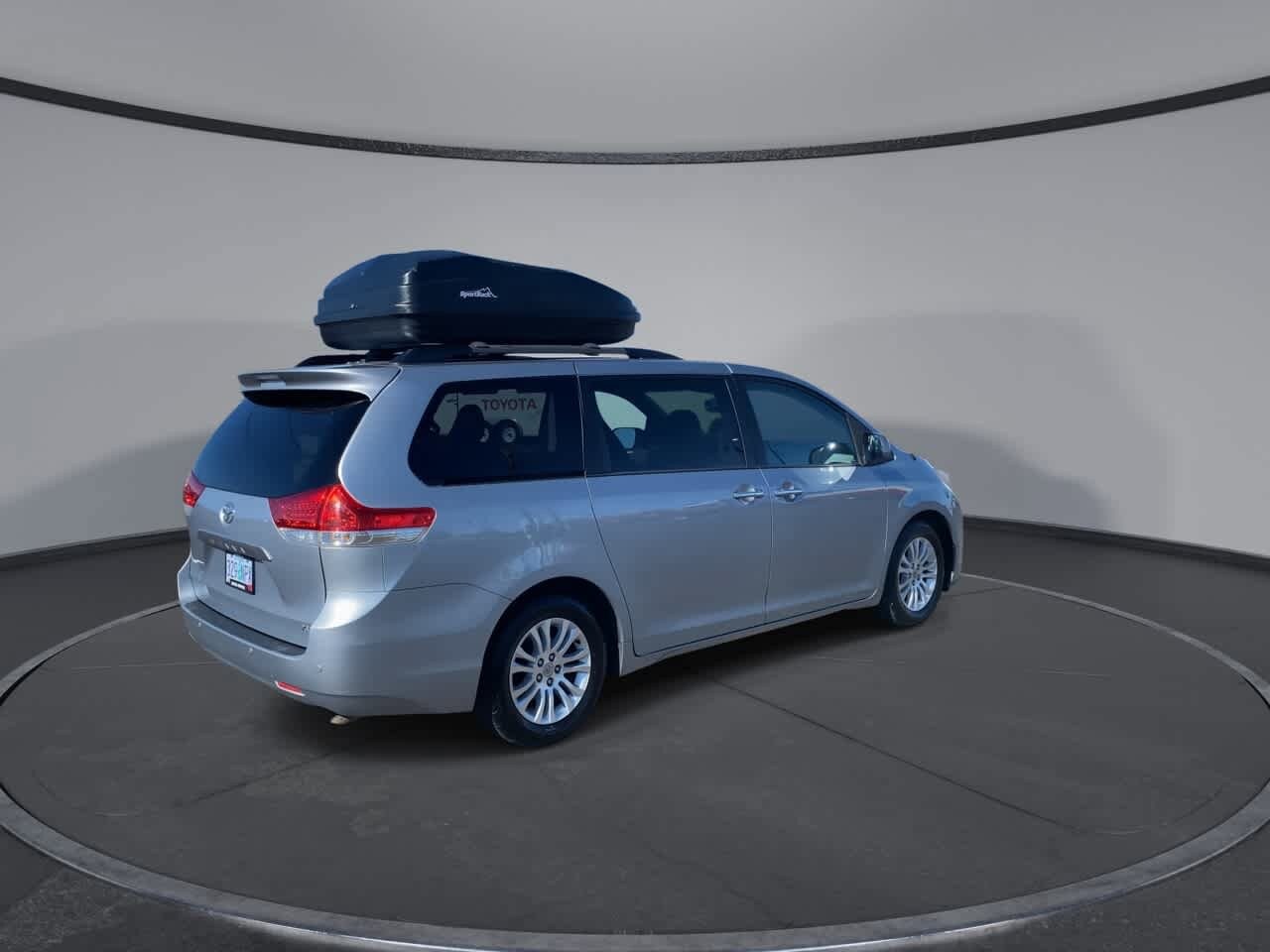 Thumbnail: 2014 Toyota Sienna - 8