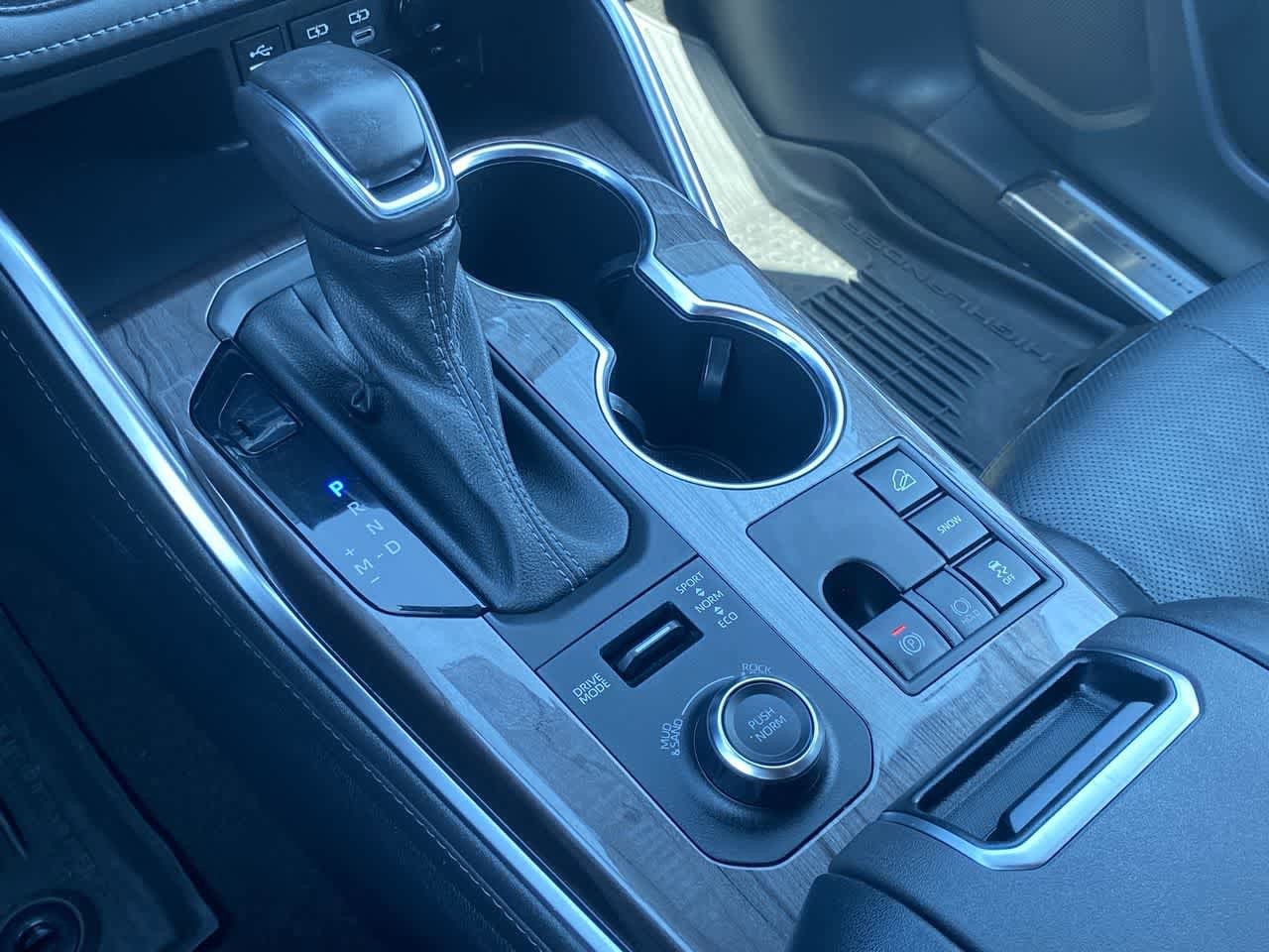 Thumbnail: 2023 Toyota Highlander - 19