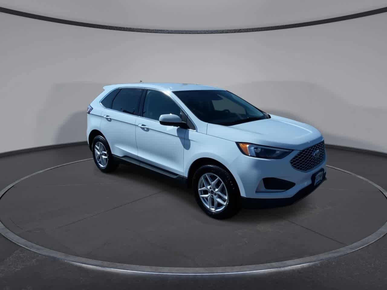 2024 Ford Edge SEL photo 2
