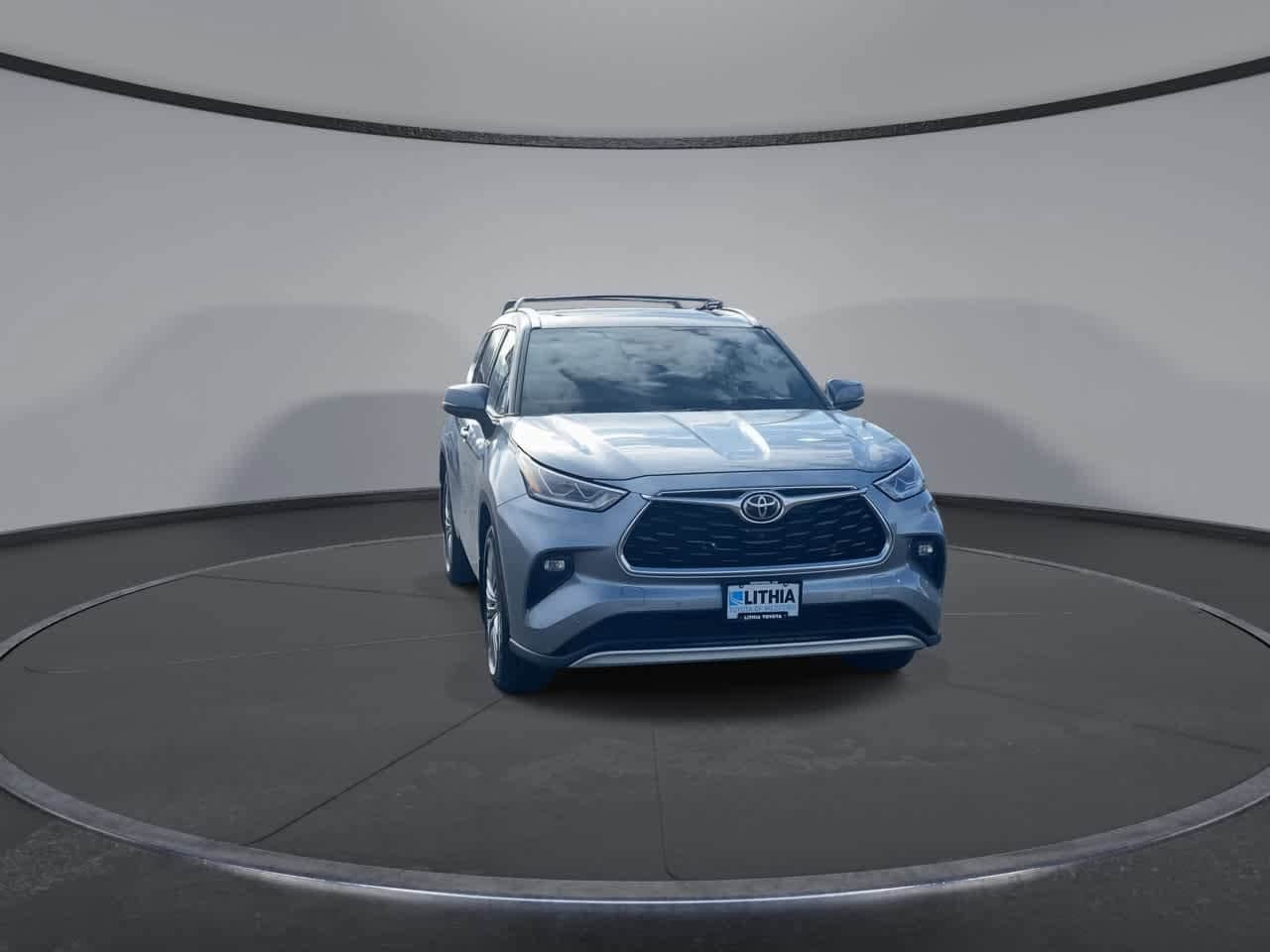 Thumbnail: 2021 Toyota Highlander - 4