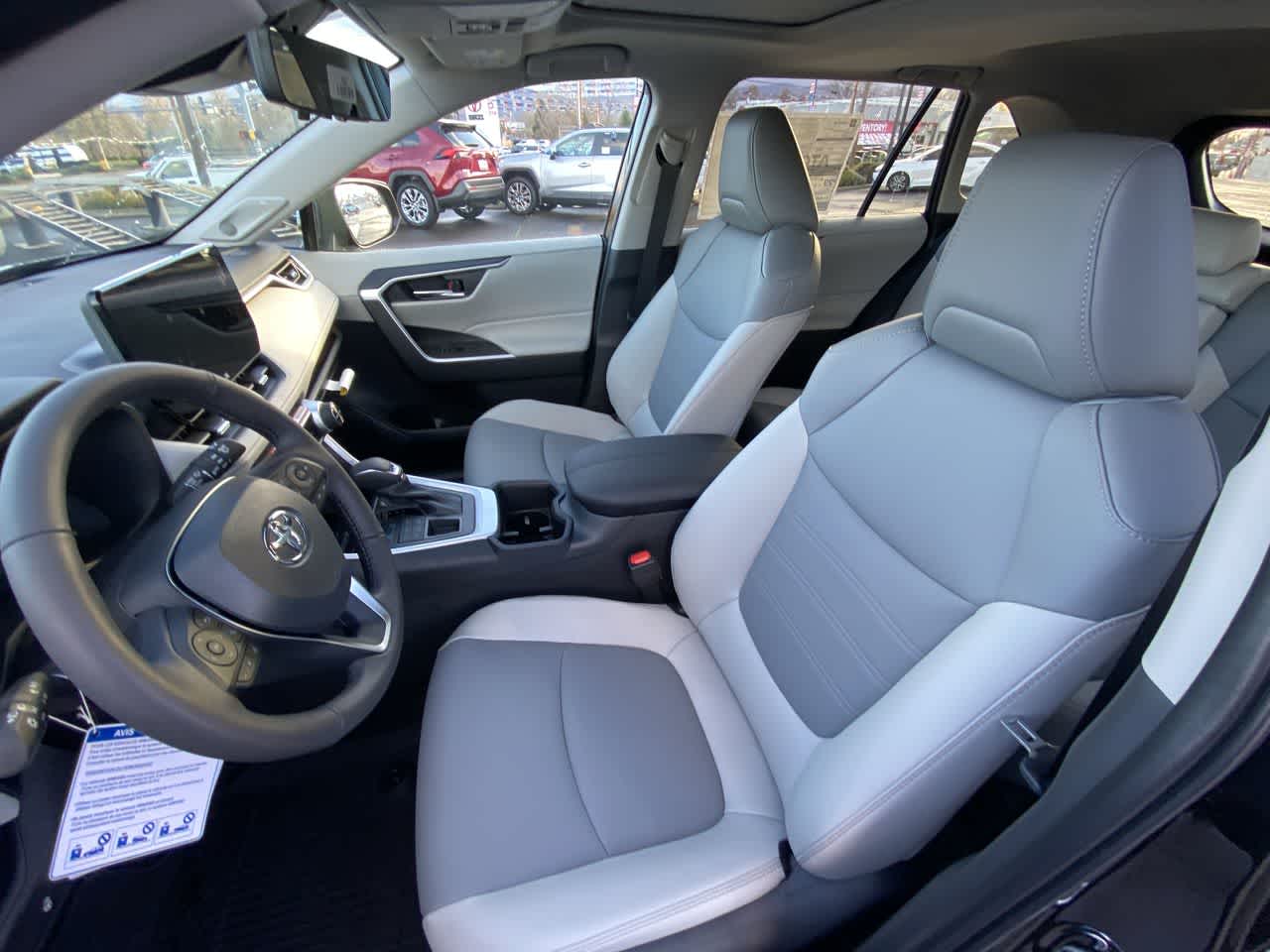 Thumbnail: 2025 Toyota RAV4 - 11