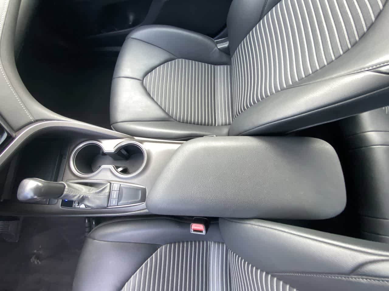 Thumbnail: 2022 Toyota Camry - 20