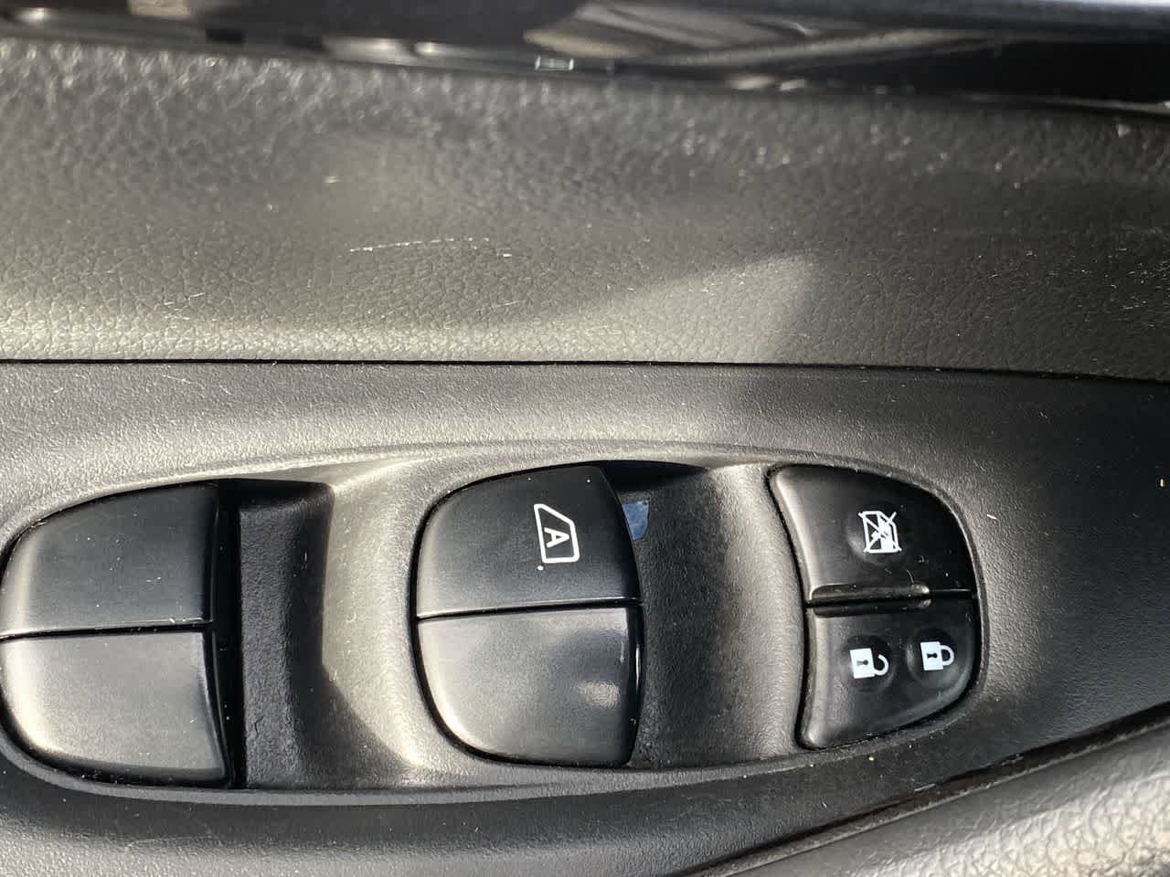 Thumbnail: 2017 Nissan Rogue - 13