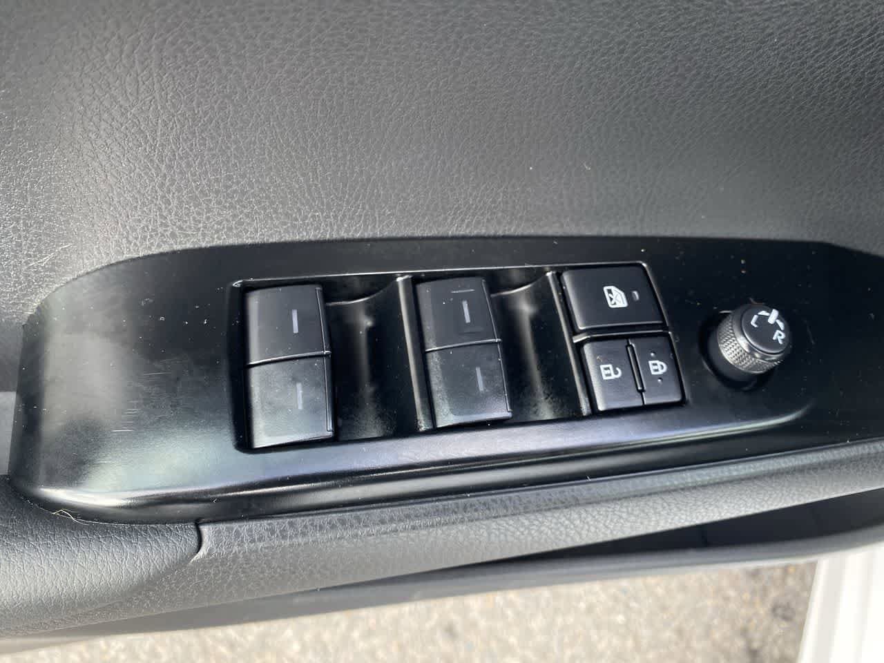 Thumbnail: 2025 Toyota Camry - 13