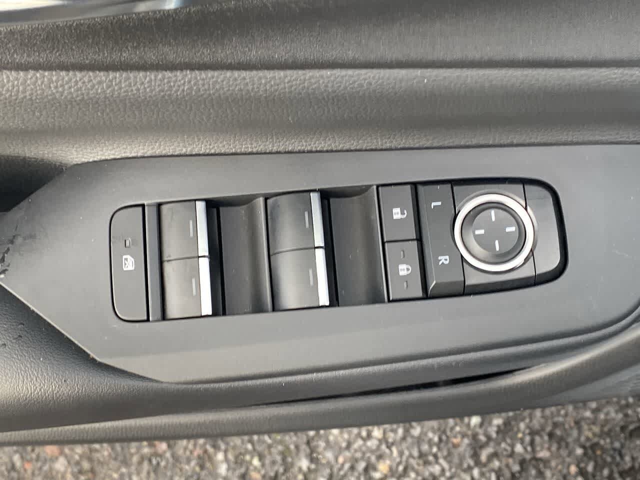 Thumbnail: 2025 Toyota Prius - 13