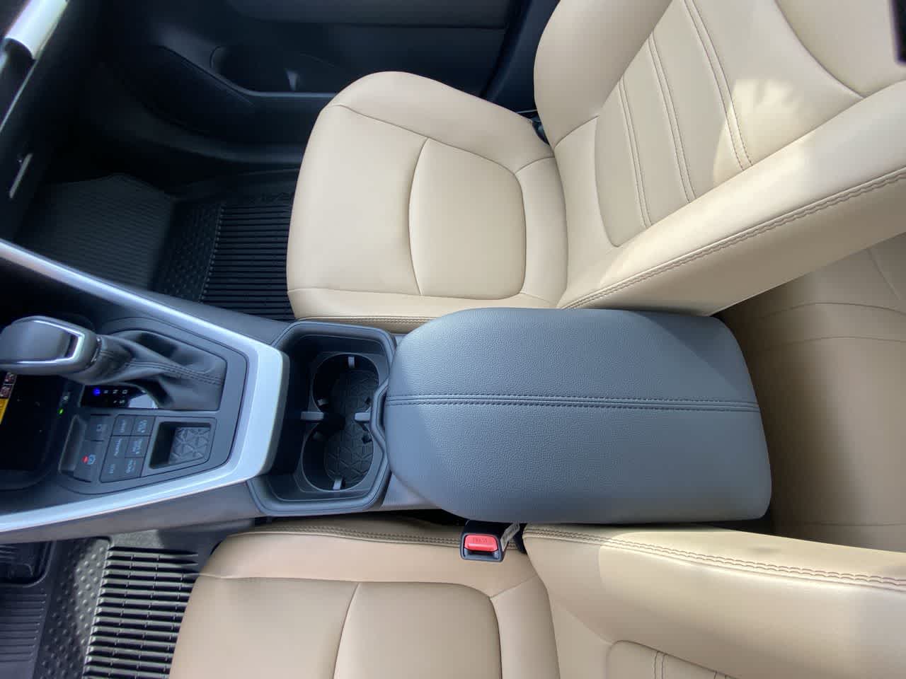 Thumbnail: 2025 Toyota RAV4 - 20