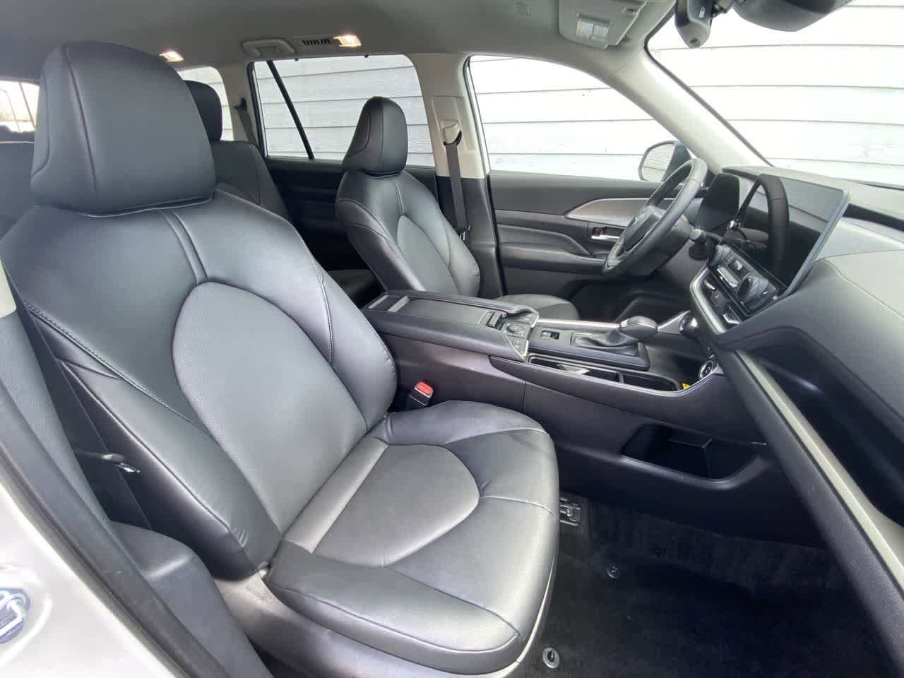 Thumbnail: 2025 Toyota Grand Highlander - 24