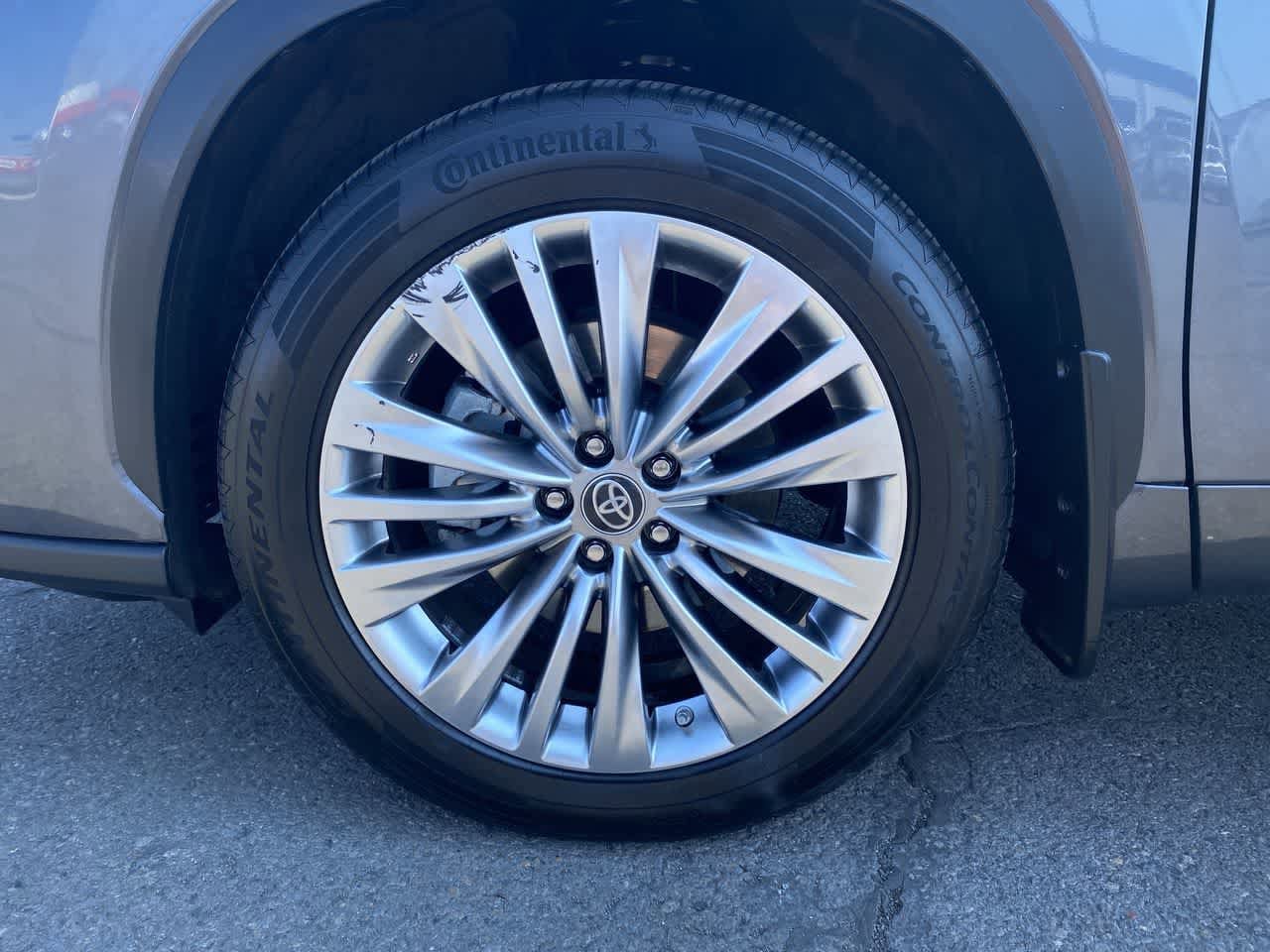 Thumbnail: 2023 Toyota Highlander - 10