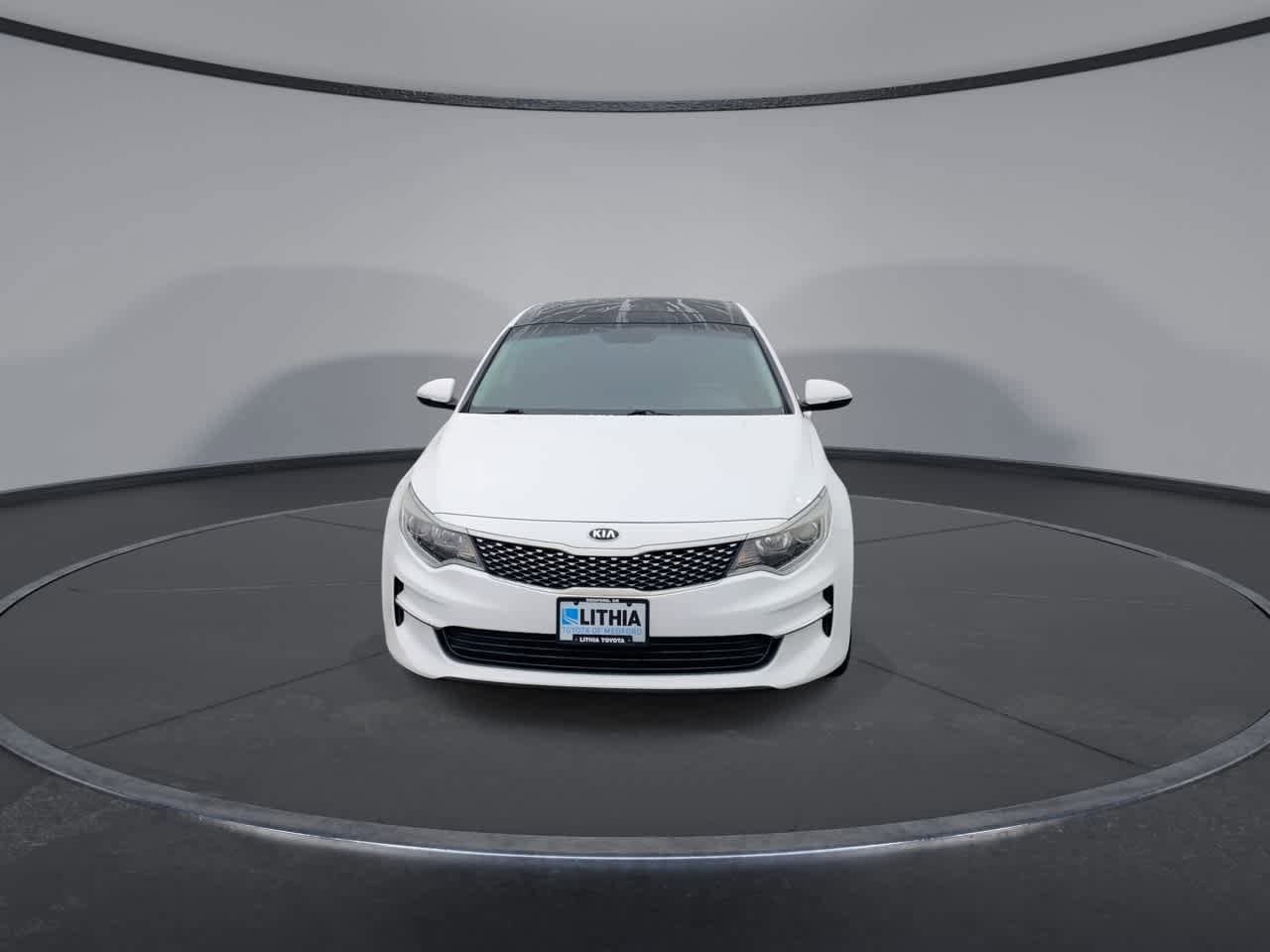 Thumbnail: 2018 Kia Optima - 3