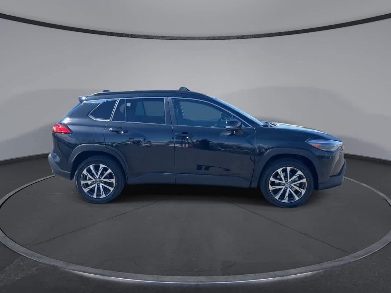 Thumbnail: 2022 Toyota Corolla Cross - 9