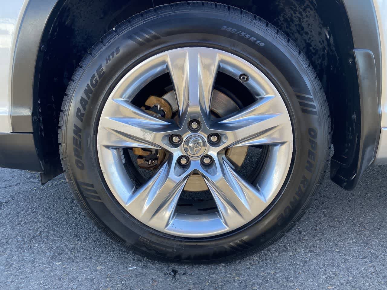 Thumbnail: 2015 Toyota Highlander - 10