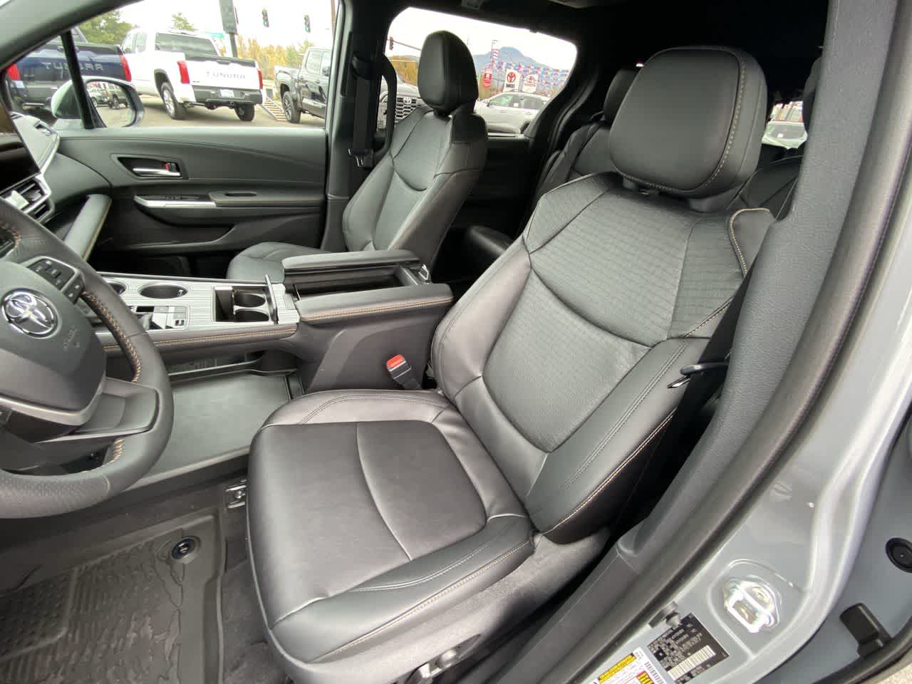 Thumbnail: 2025 Toyota Sienna - 11