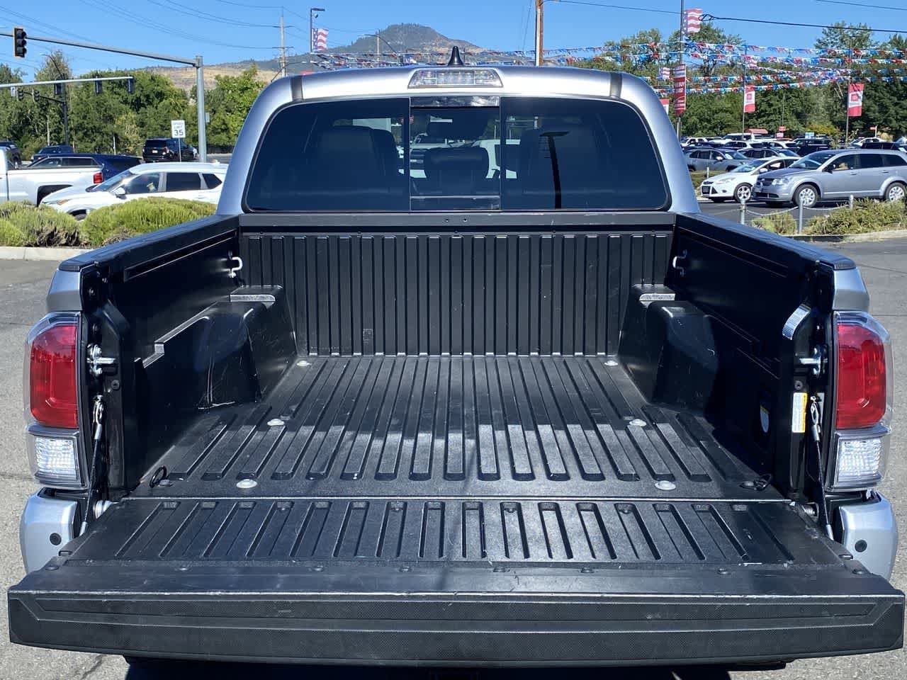 Thumbnail: 2022 Toyota Tacoma - 24