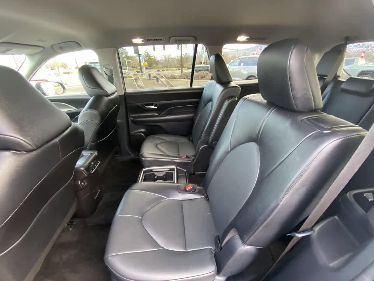 Thumbnail: 2025 Toyota Grand Highlander - 21