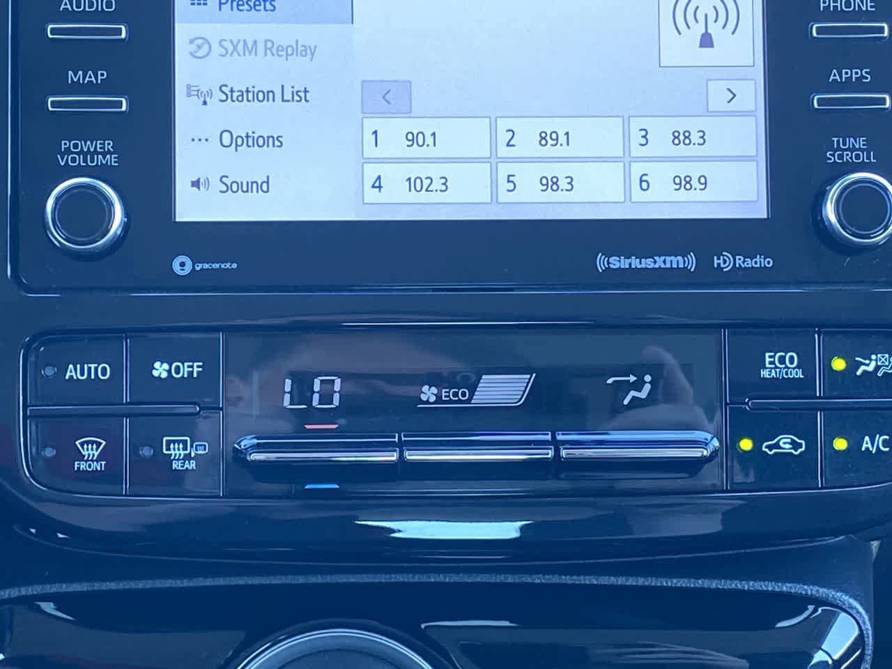 Thumbnail: 2022 Toyota Prius Prime - 18