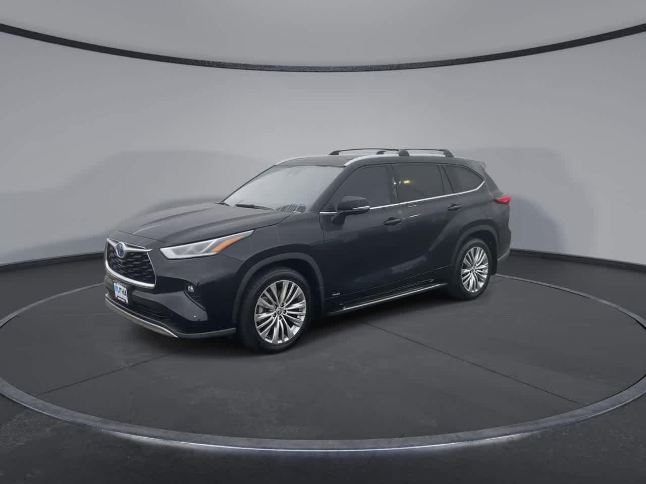 Thumbnail: 2023 Toyota Highlander - 4