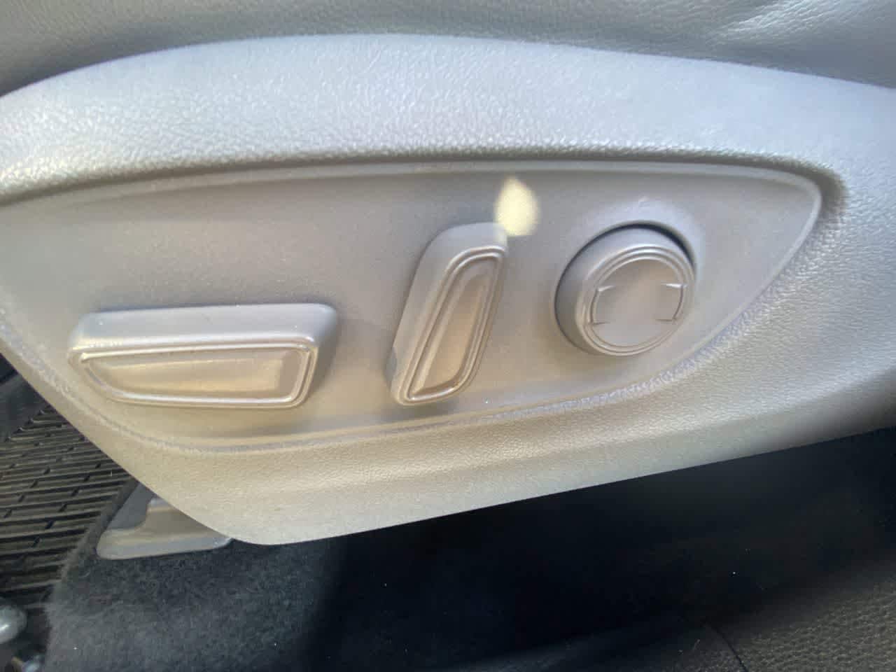 Thumbnail: 2021 Toyota Highlander - 12