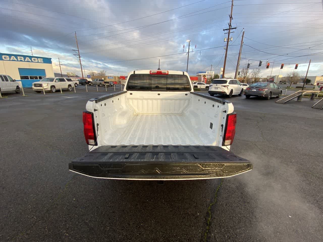 Thumbnail: 2024 Chevrolet Colorado - 23