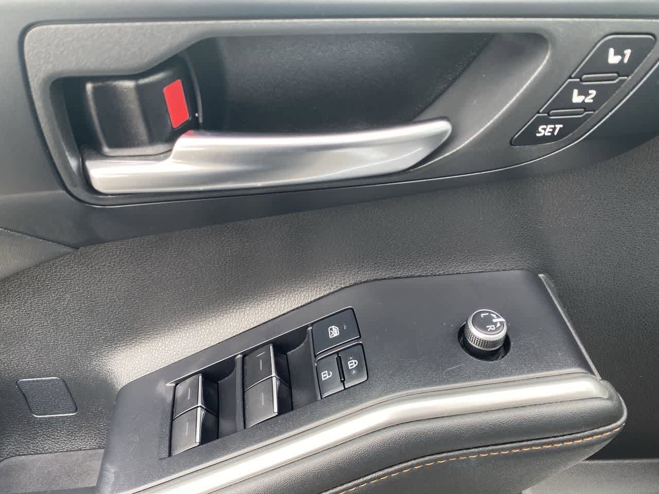 Thumbnail: 2022 Toyota Highlander - 13