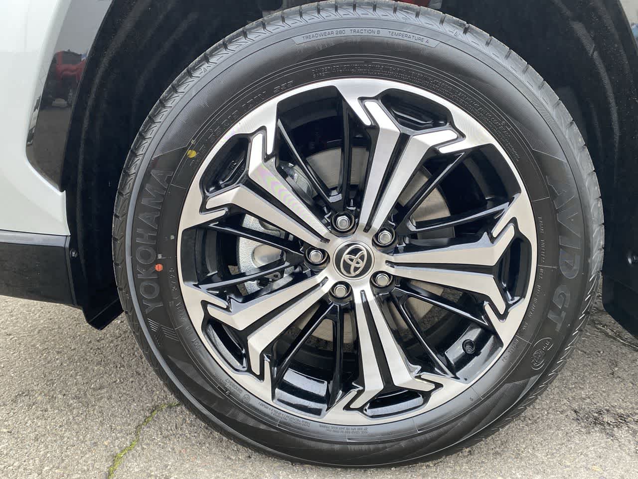 Thumbnail: 2025 Toyota RAV4 - 10