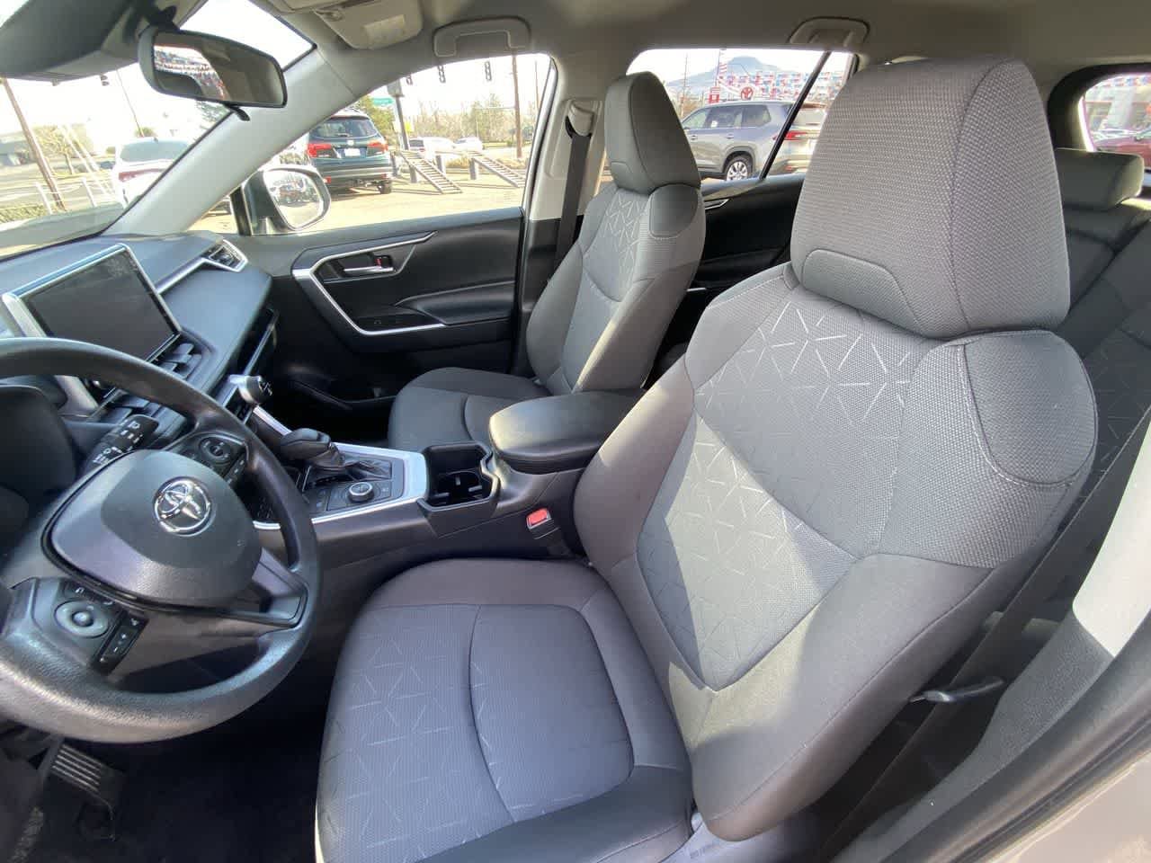 Thumbnail: 2025 Toyota RAV4 - 11