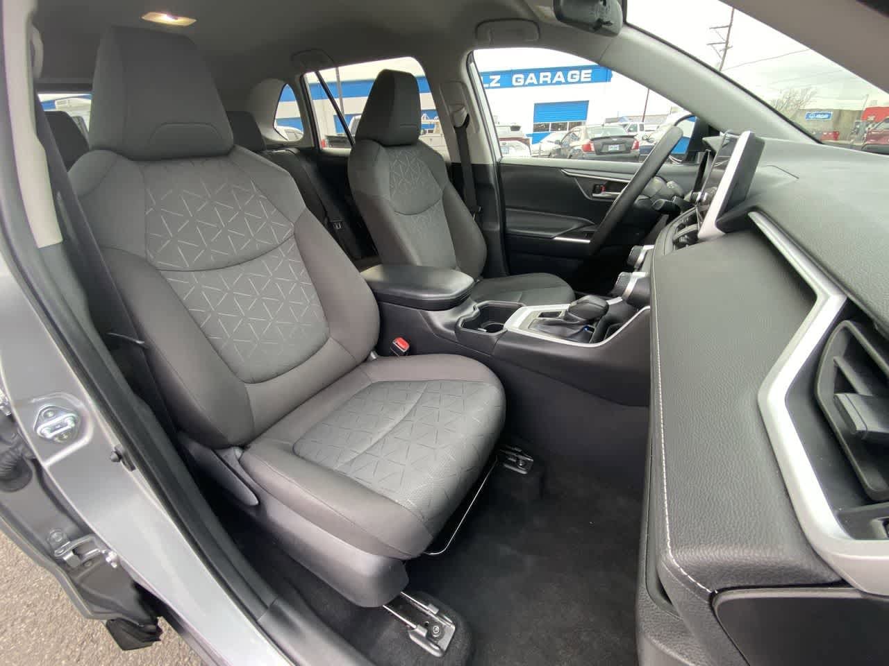 Thumbnail: 2024 Toyota RAV4 - 23