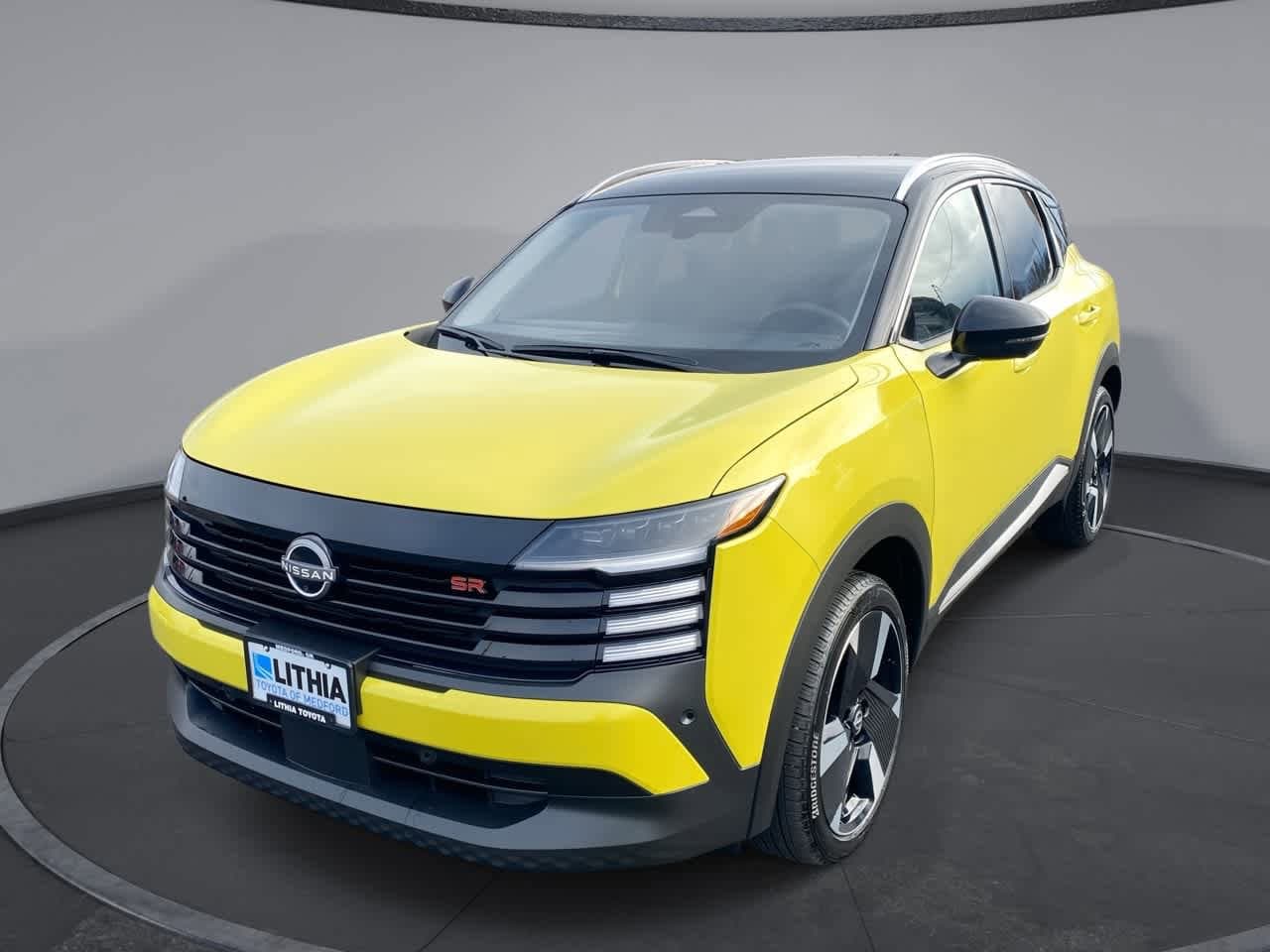 2025 Nissan Kicks SR AWD's photo