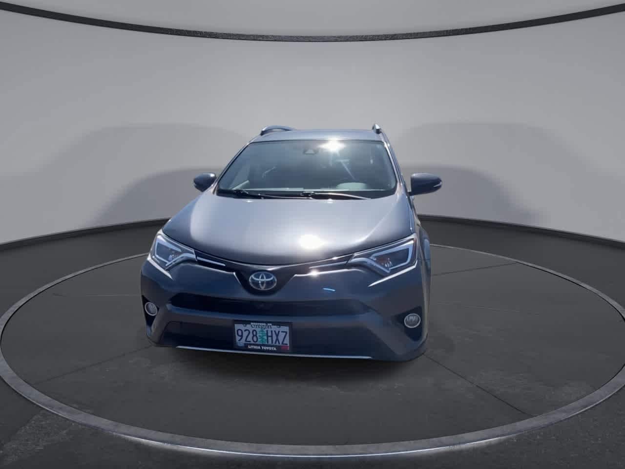Thumbnail: 2016 Toyota RAV4 - 3