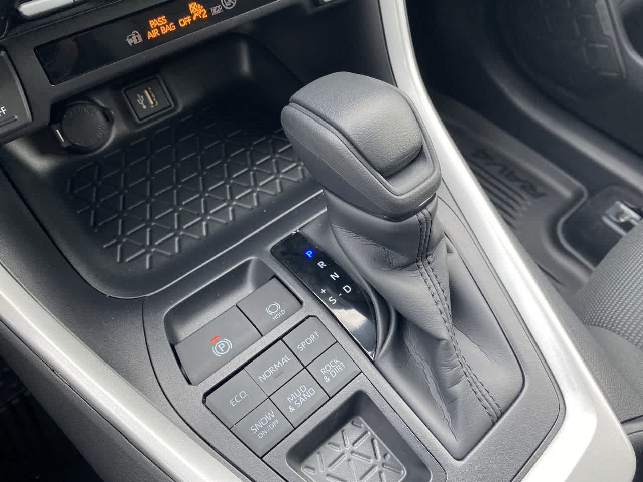 Thumbnail: 2025 Toyota RAV4 - 19