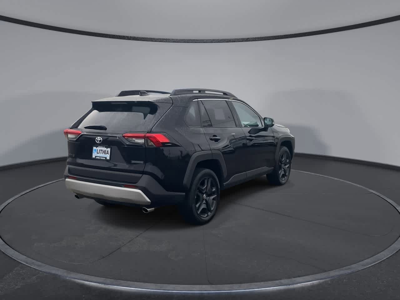 Thumbnail: 2024 Toyota RAV4 - 8