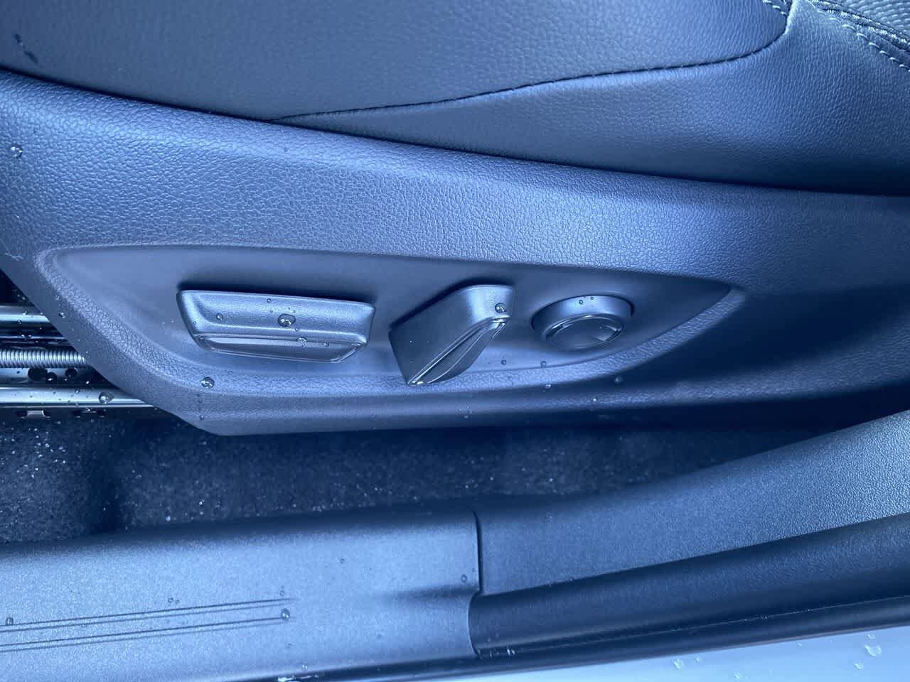 Thumbnail: 2025 Toyota bZ4X - 12