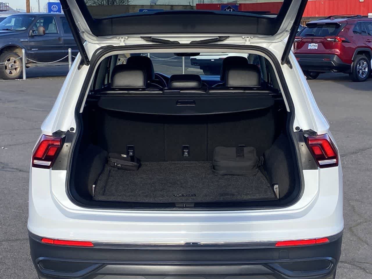 Thumbnail: 2022 Volkswagen Tiguan - 23