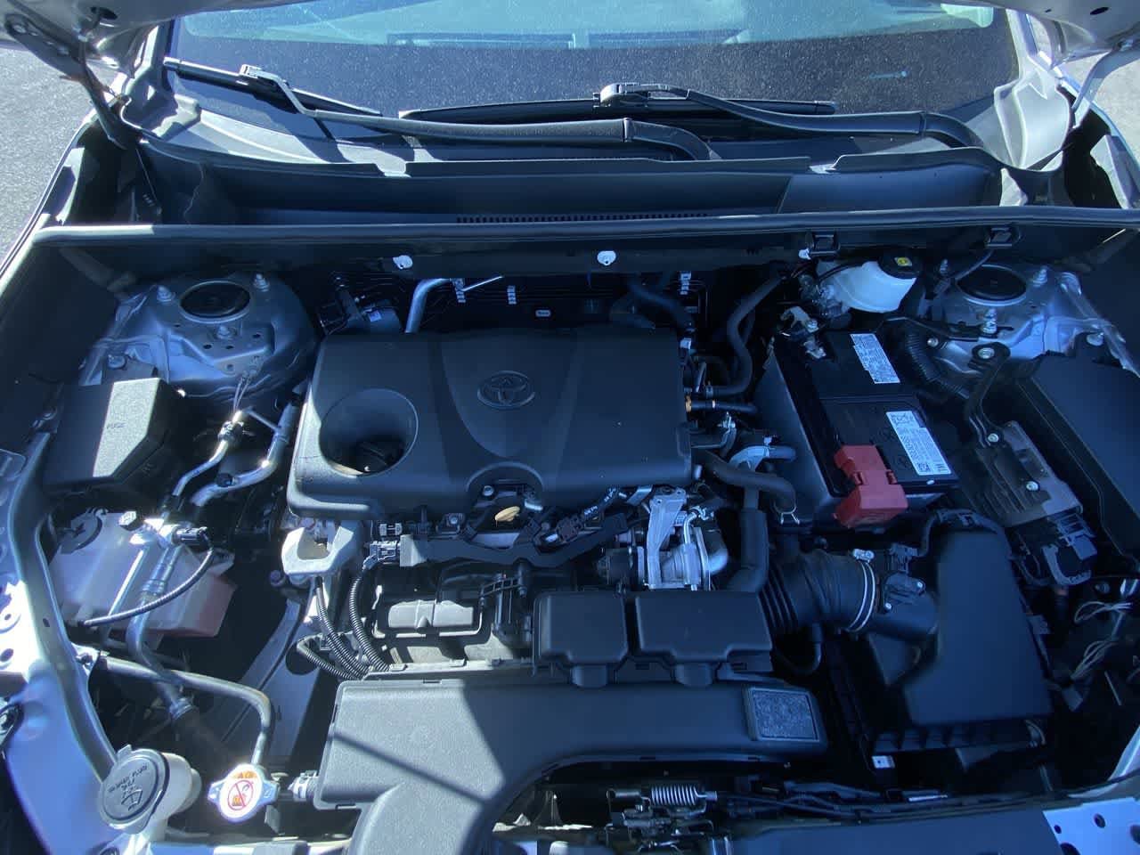 2021 Toyota RAV4 XLE 24