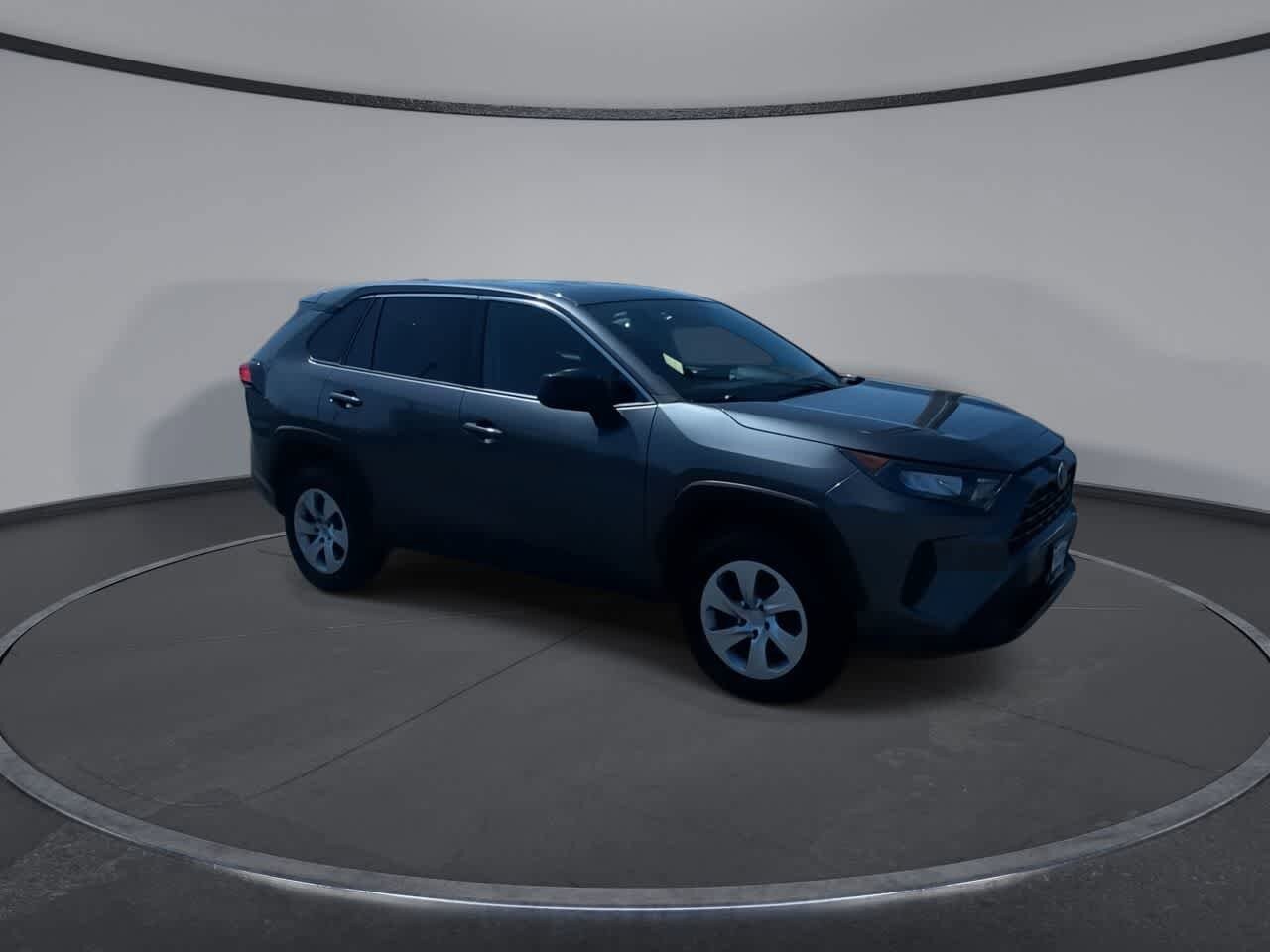 2022 Toyota RAV4 LE 2