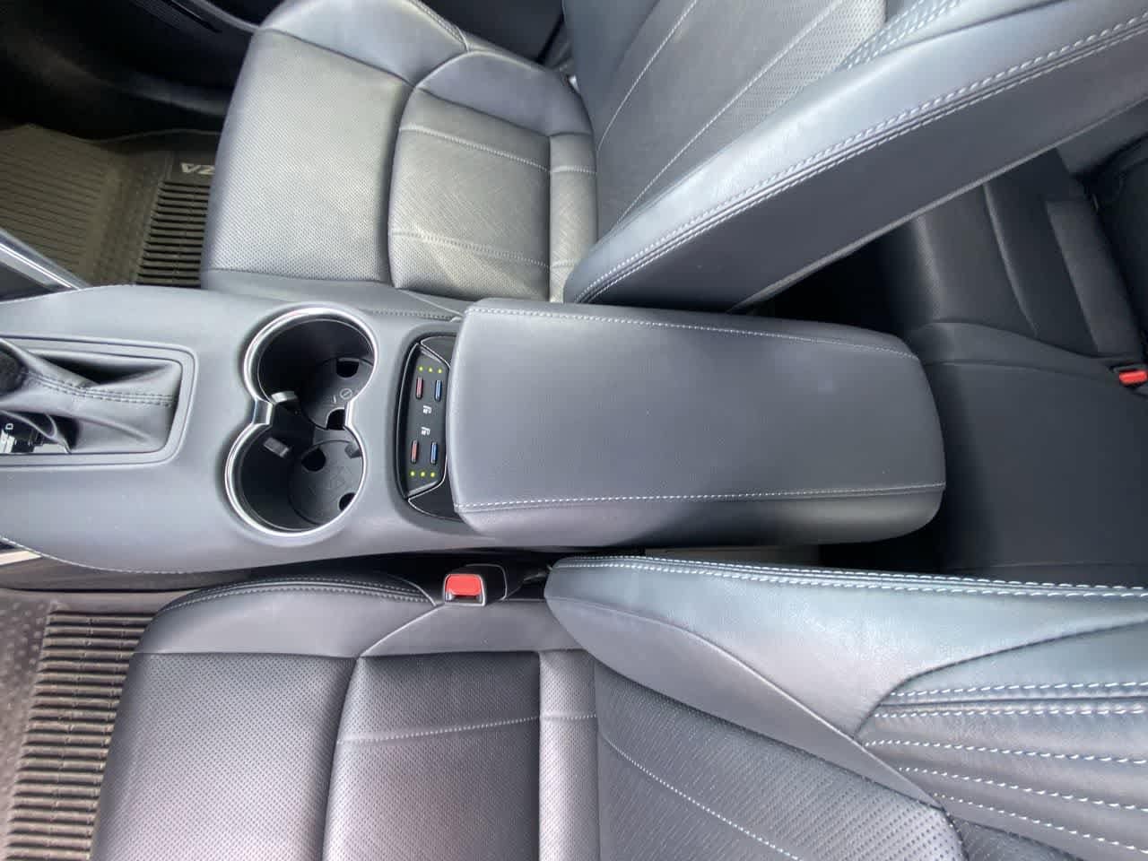 Thumbnail: 2021 Toyota Venza - 21