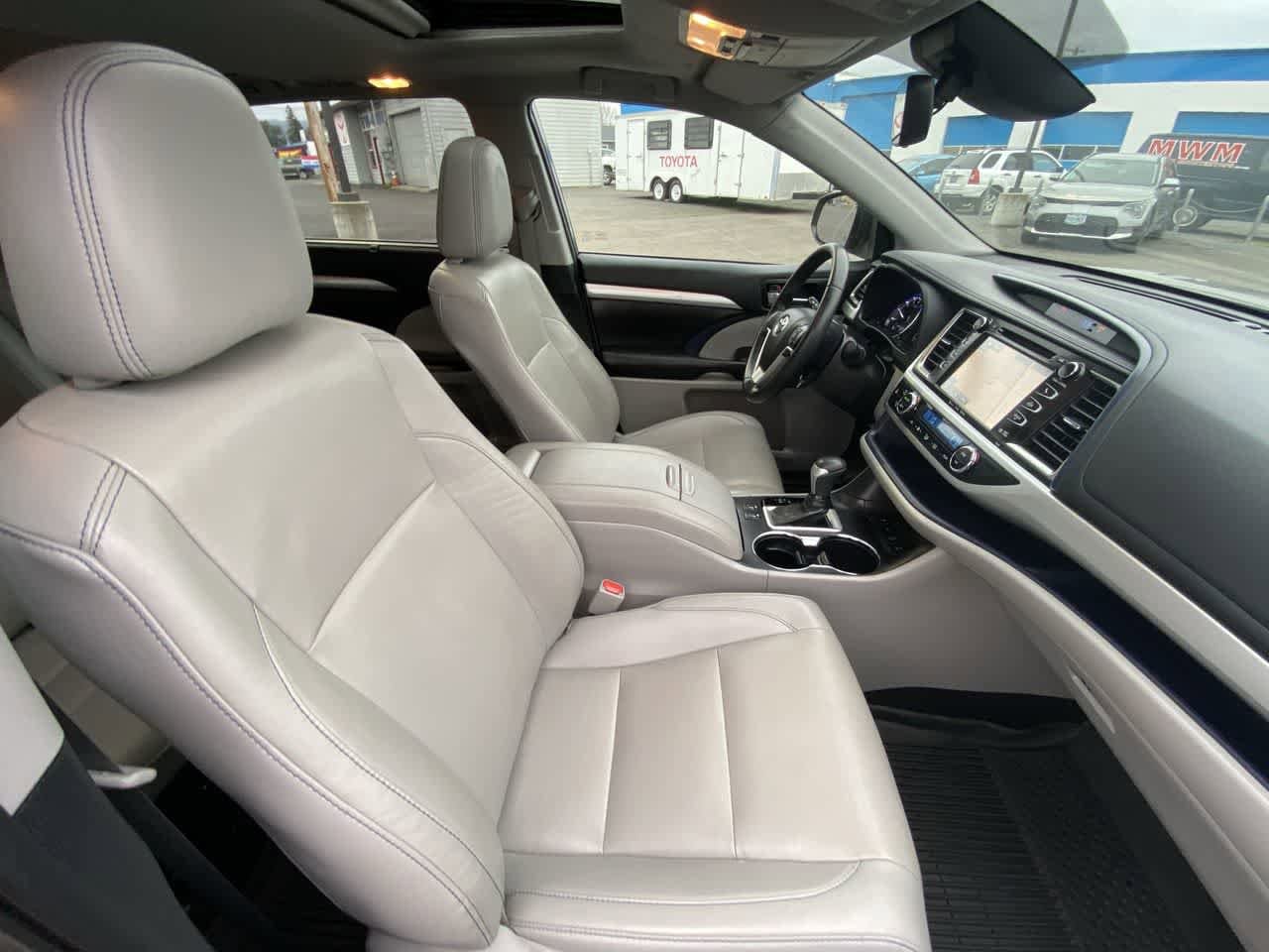 Thumbnail: 2019 Toyota Highlander - 26