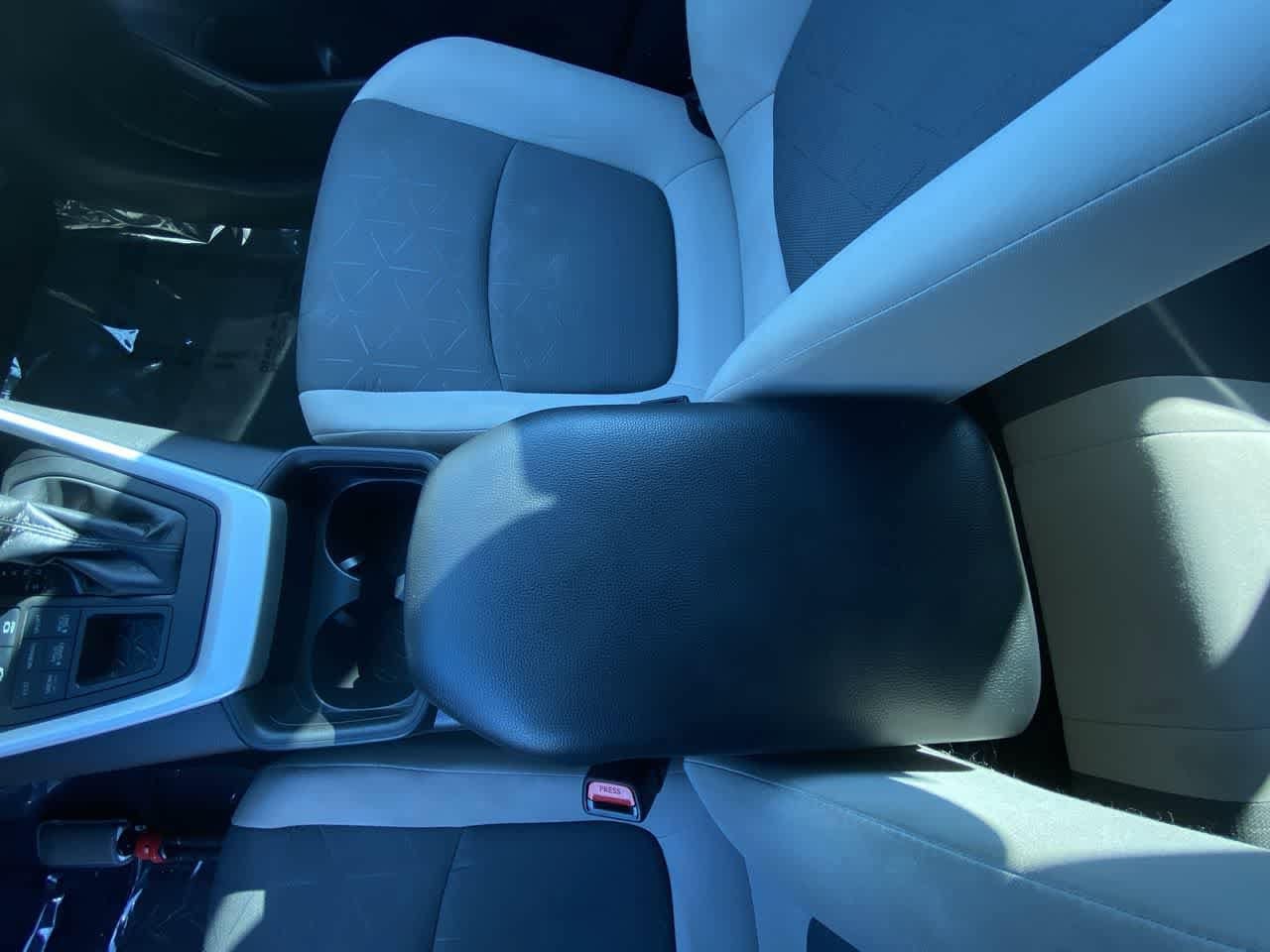2021 Toyota RAV4 XLE 20