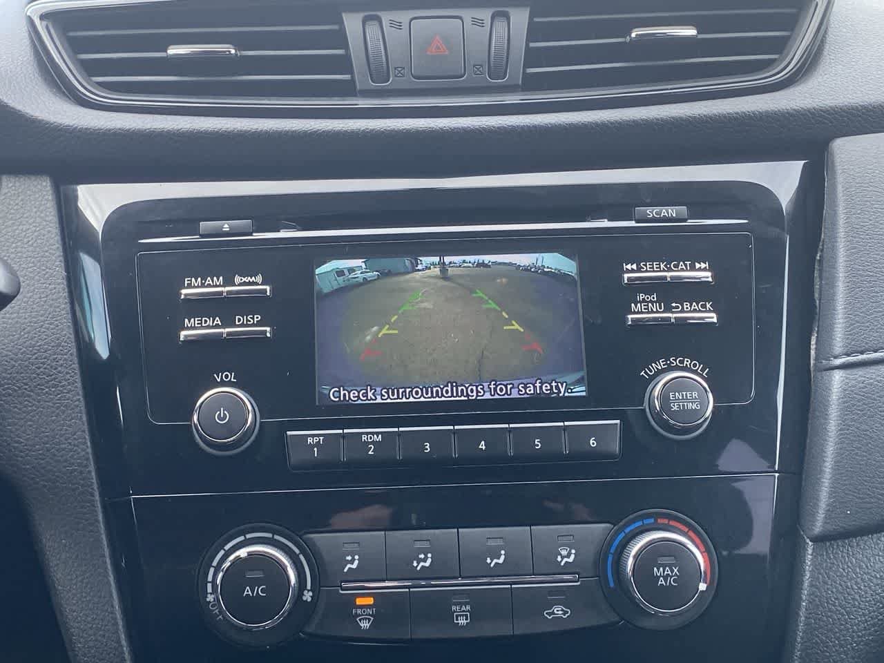 Thumbnail: 2017 Nissan Rogue - 16