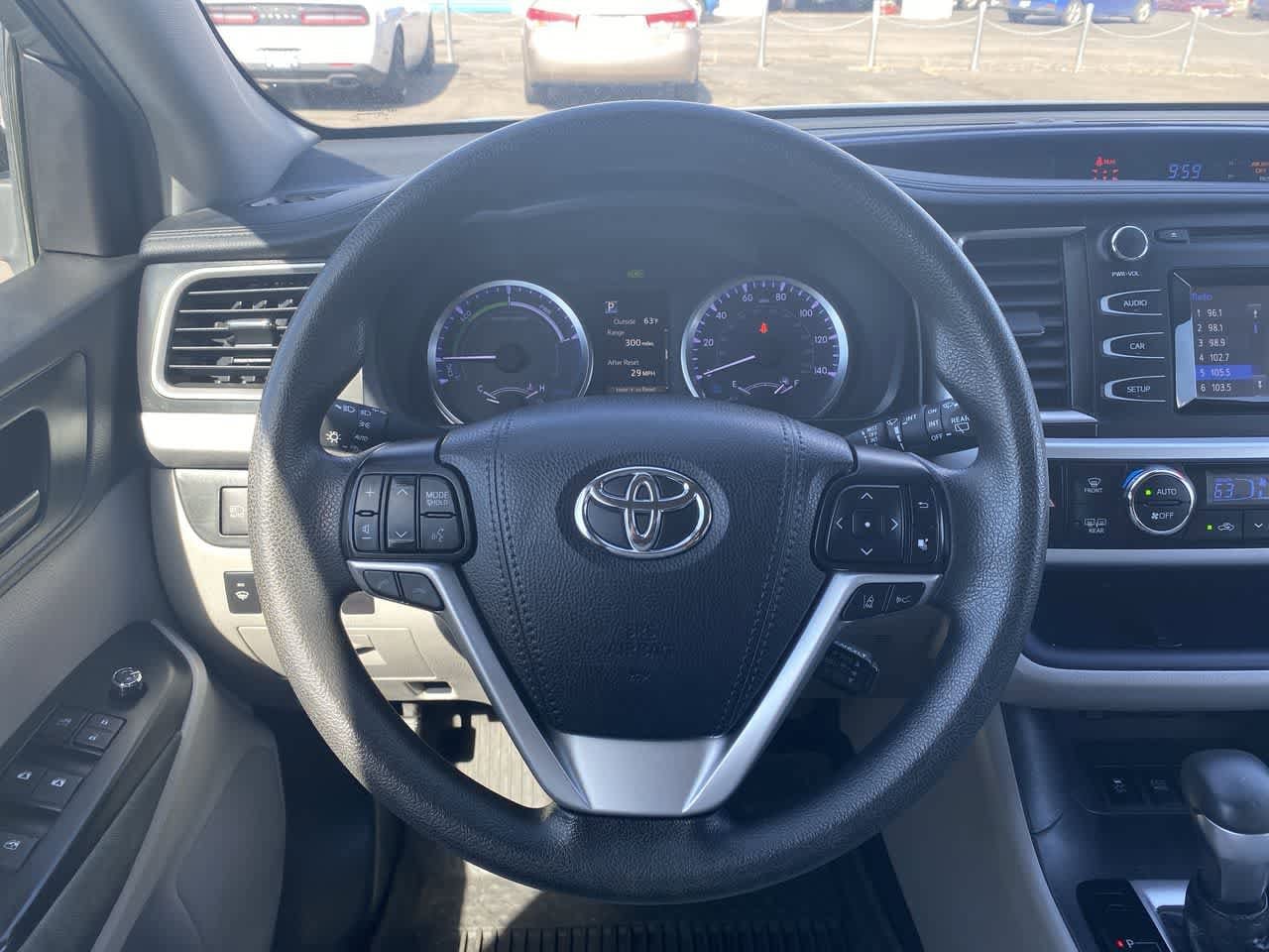 Thumbnail: 2019 Toyota Highlander - 14