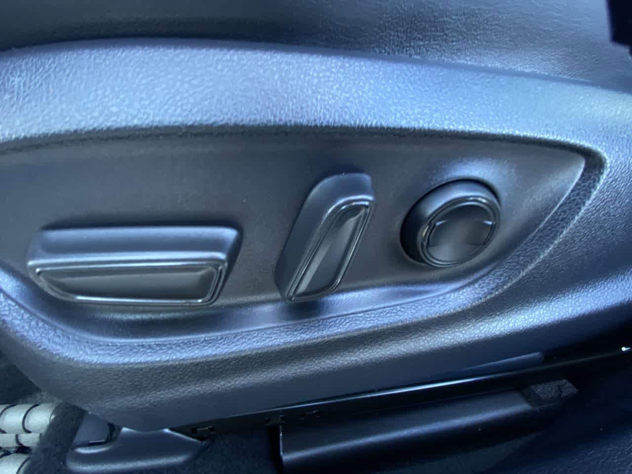 Thumbnail: 2019 Toyota Prius Prime - 12