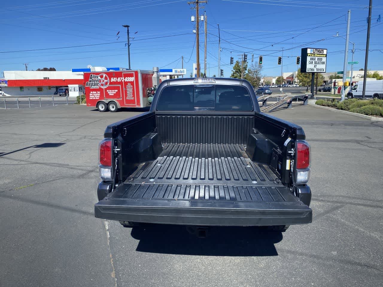 Thumbnail: 2022 Toyota Tacoma - 22