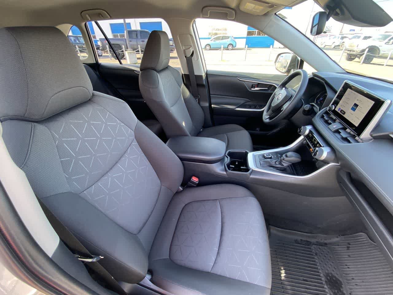 Thumbnail: 2025 Toyota RAV4 - 23