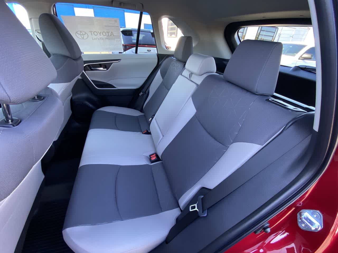 Thumbnail: 2025 Toyota RAV4 - 22