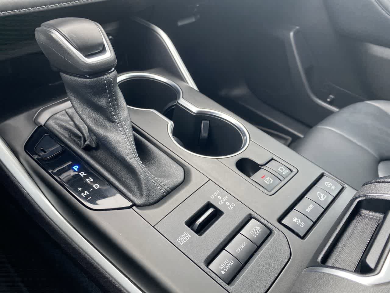 Thumbnail: 2022 Toyota Highlander - 19